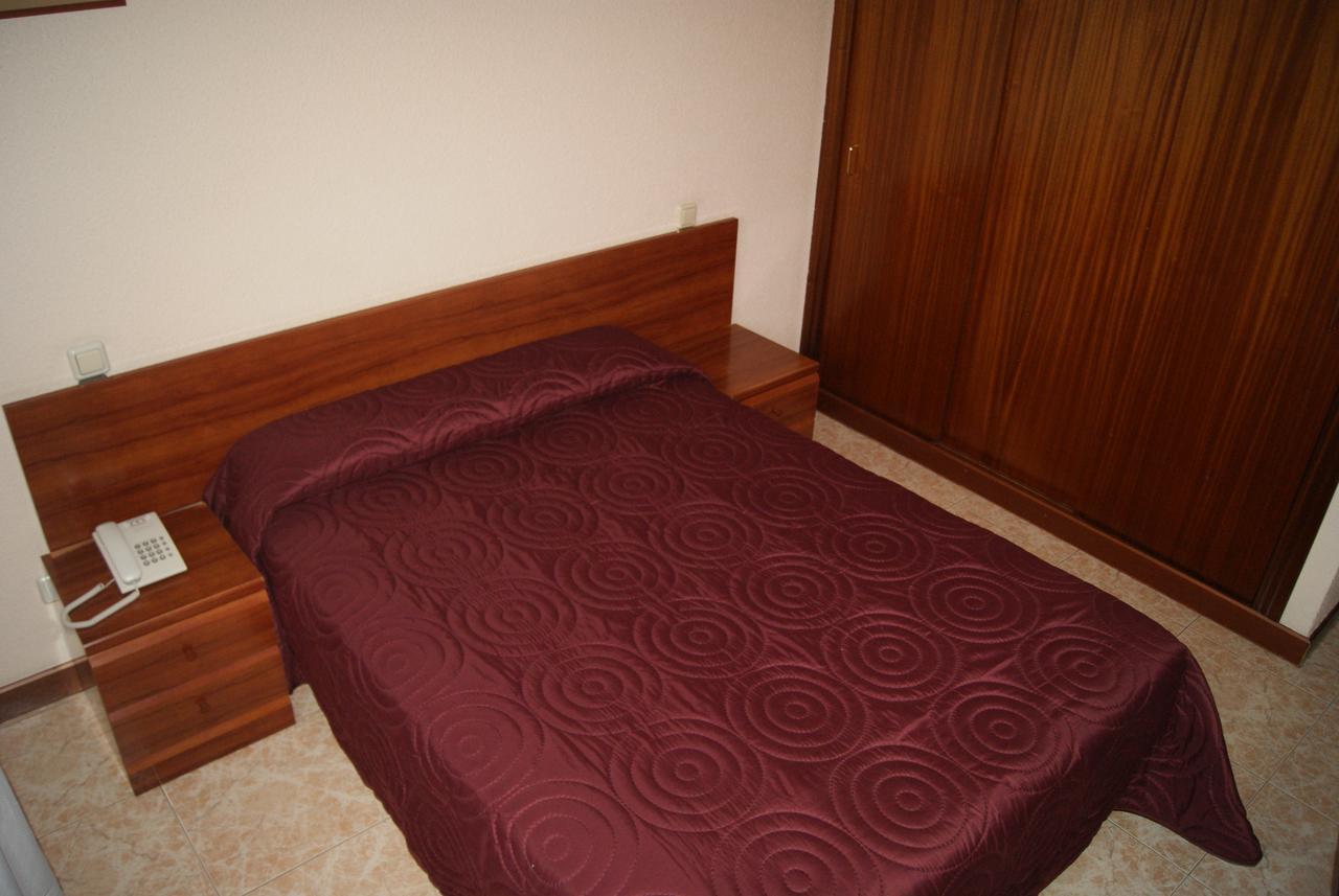 Hostal Hermanos Gutierrez Monasterio de Rodilla Exterior foto